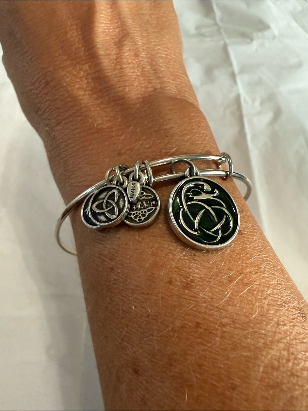 SOLVAR Silver Tone Ireland Charm Bangle Trinity Knot Book of Kells Bracelet